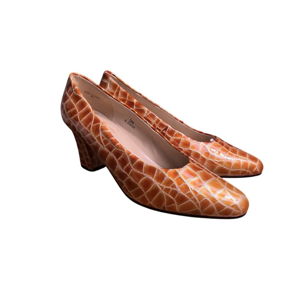 Caressa Camel Patent Leather Block Heels Womens Size 9M Leather Sole